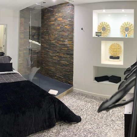וילה נובה דה גאיה Modern Room With Indoor Shower Near The River - Quarto Moderno Com Duche Interior Proximo Da Ribeira מראה חיצוני תמונה